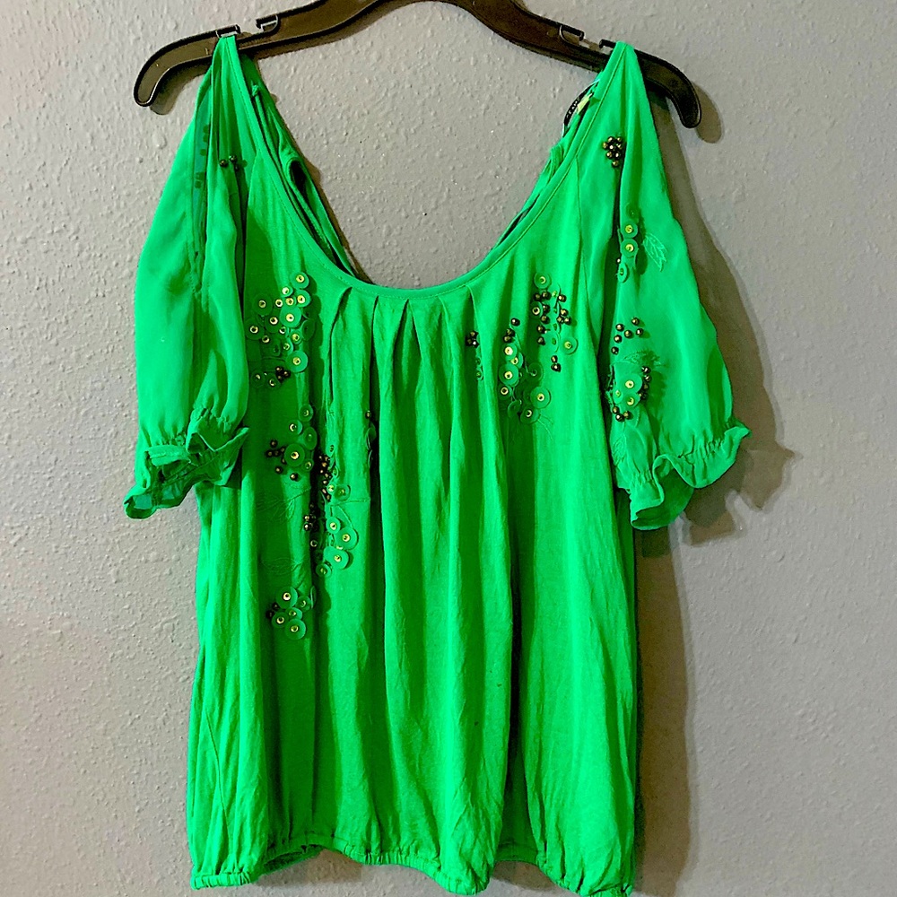 Anthropologie Leifnotes Kelly Green cold shoulder top.